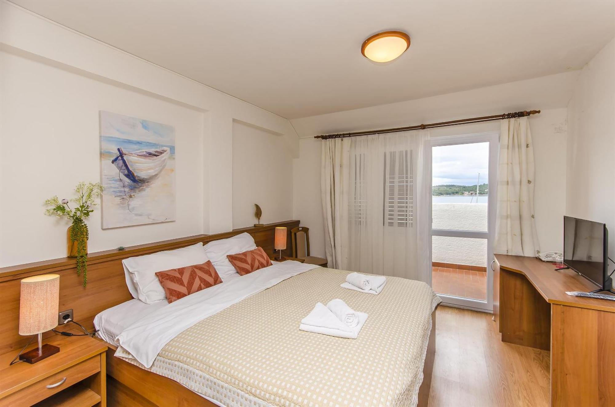 House Hotel Plava Laguna ティスノ エクステリア 写真