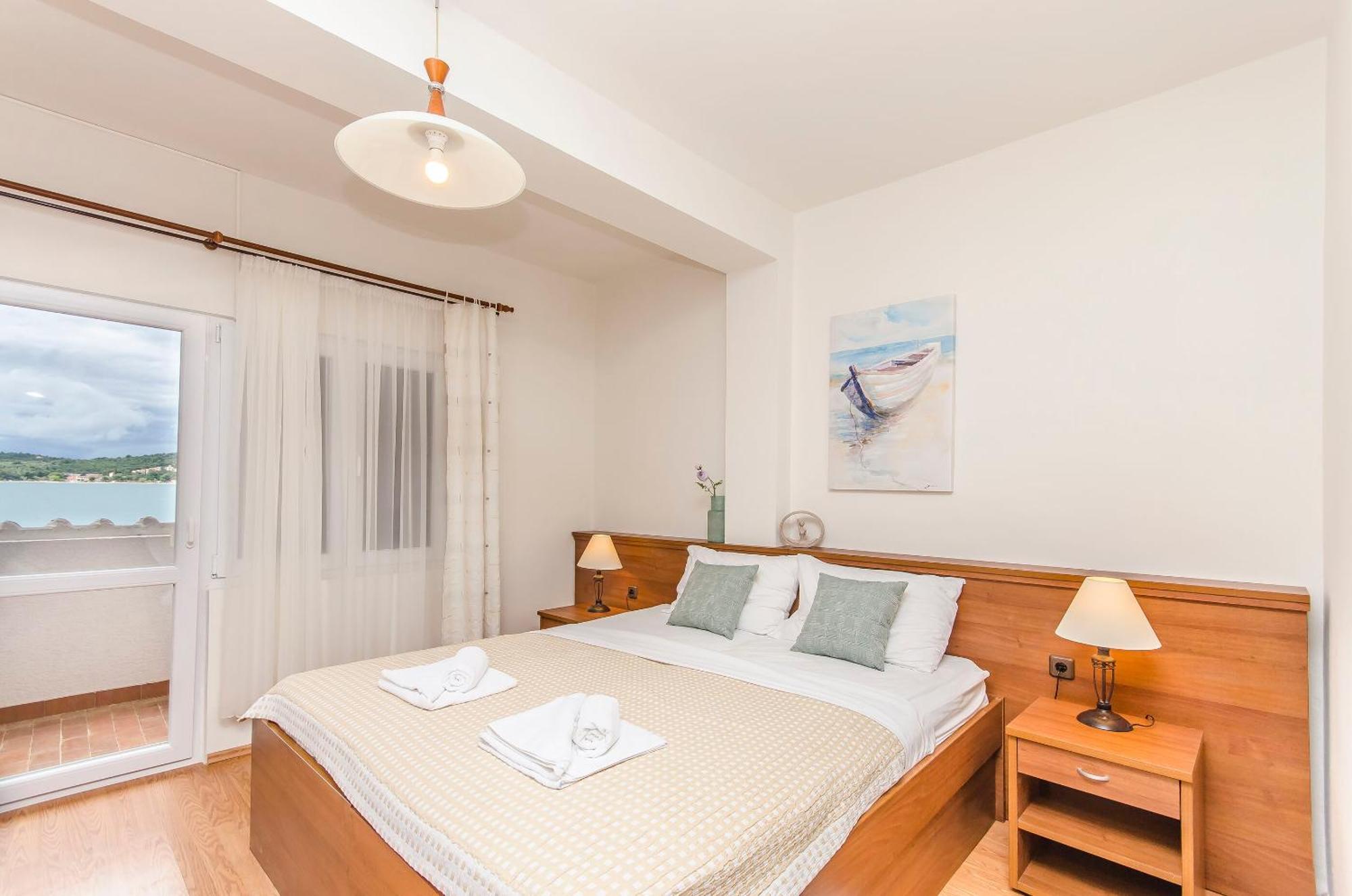 House Hotel Plava Laguna ティスノ エクステリア 写真