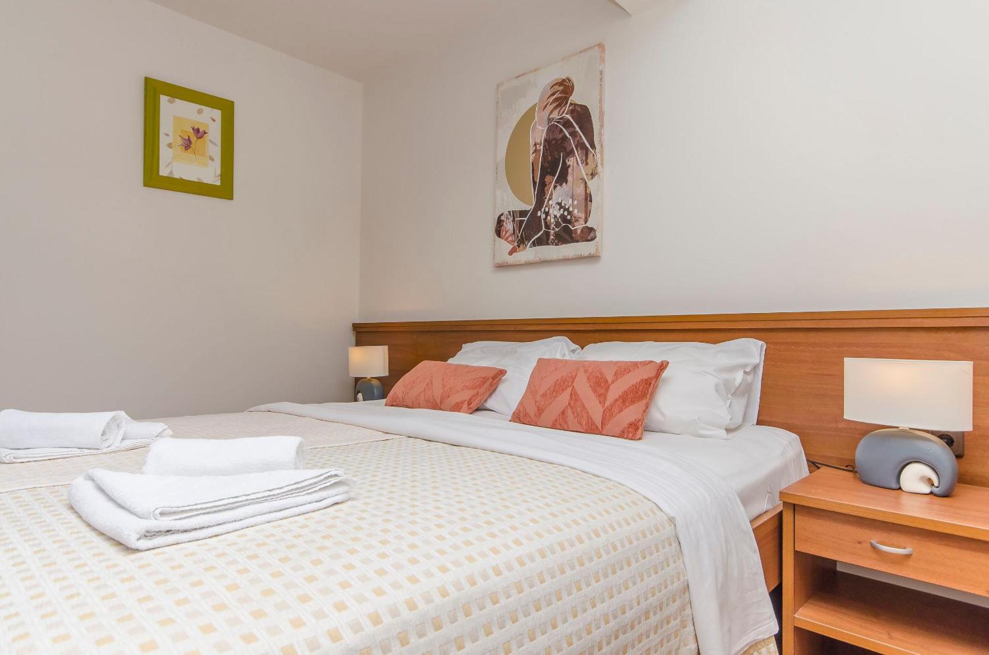 House Hotel Plava Laguna ティスノ エクステリア 写真