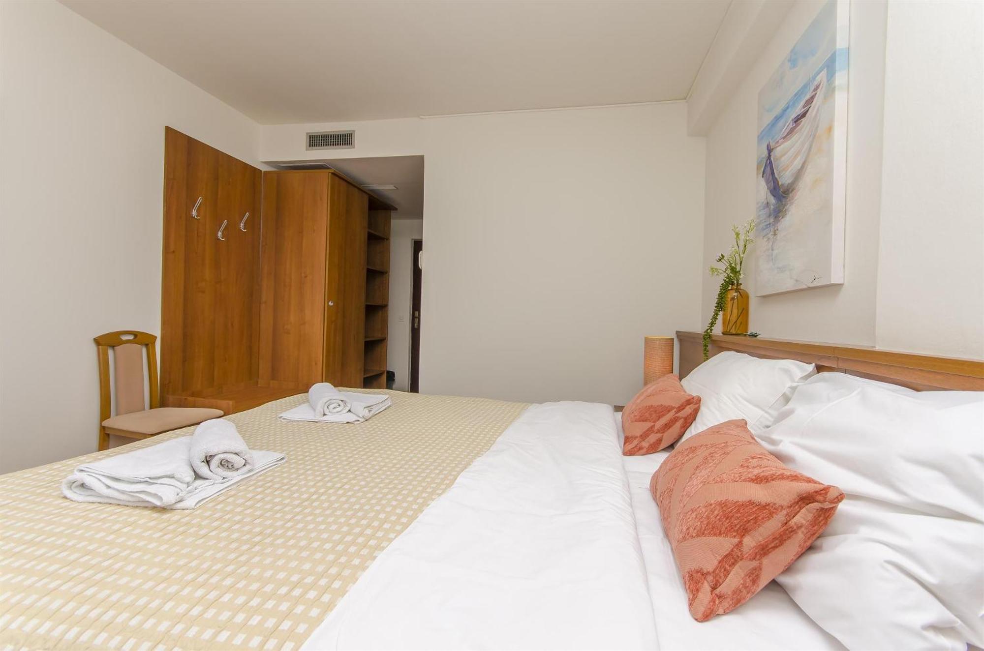House Hotel Plava Laguna ティスノ エクステリア 写真