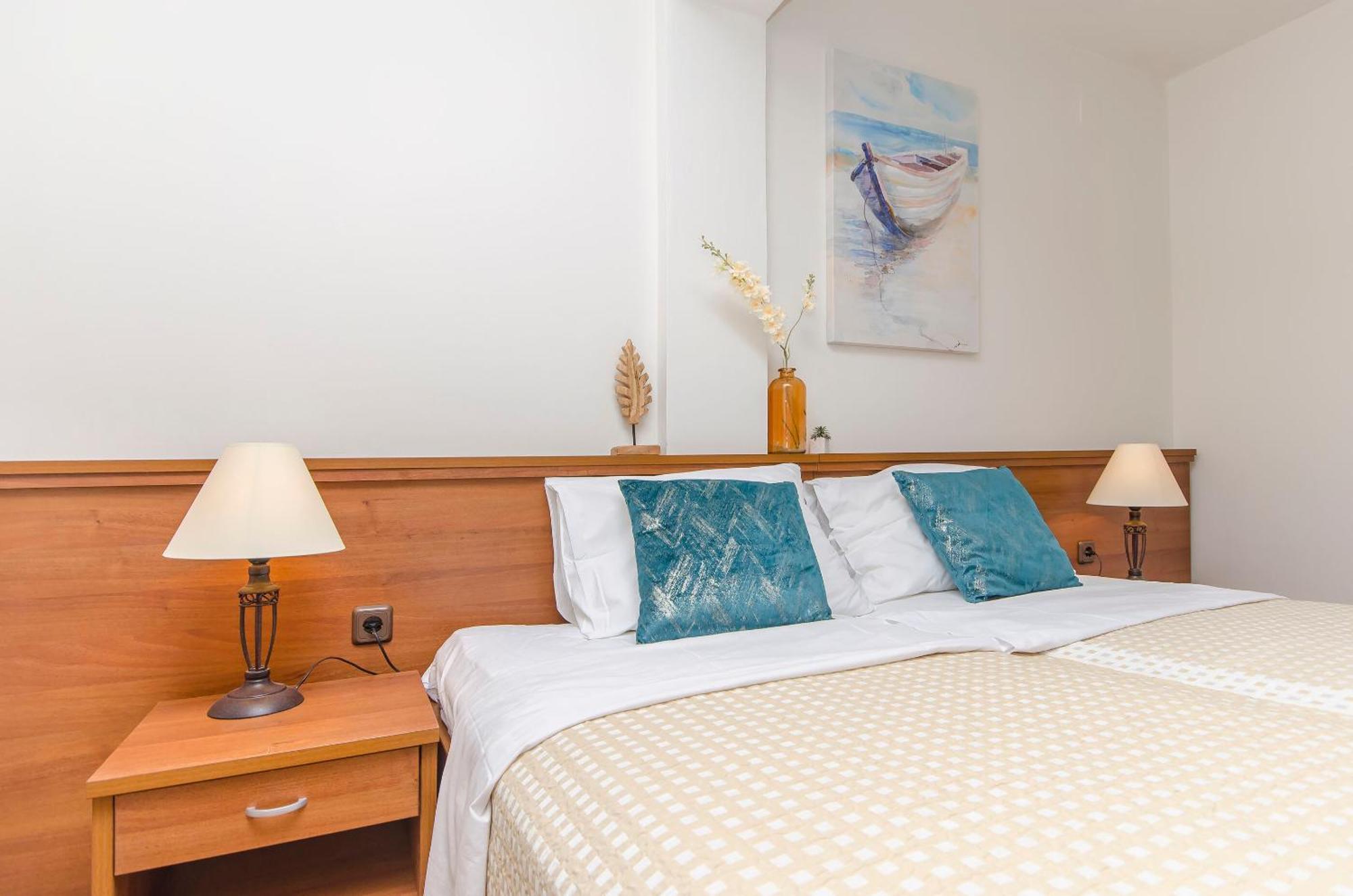 House Hotel Plava Laguna ティスノ エクステリア 写真