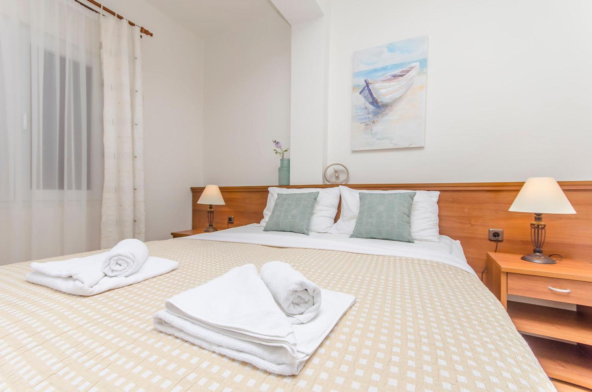 House Hotel Plava Laguna ティスノ エクステリア 写真