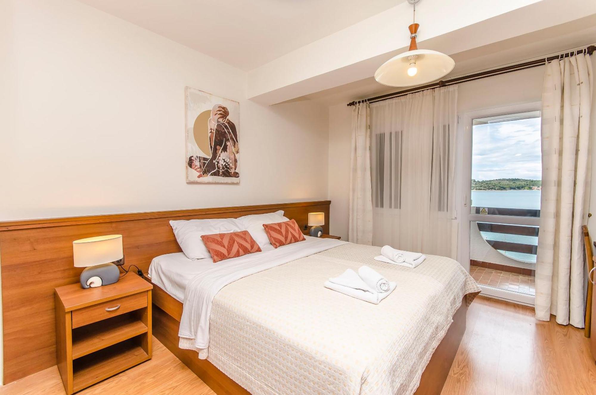 House Hotel Plava Laguna ティスノ エクステリア 写真