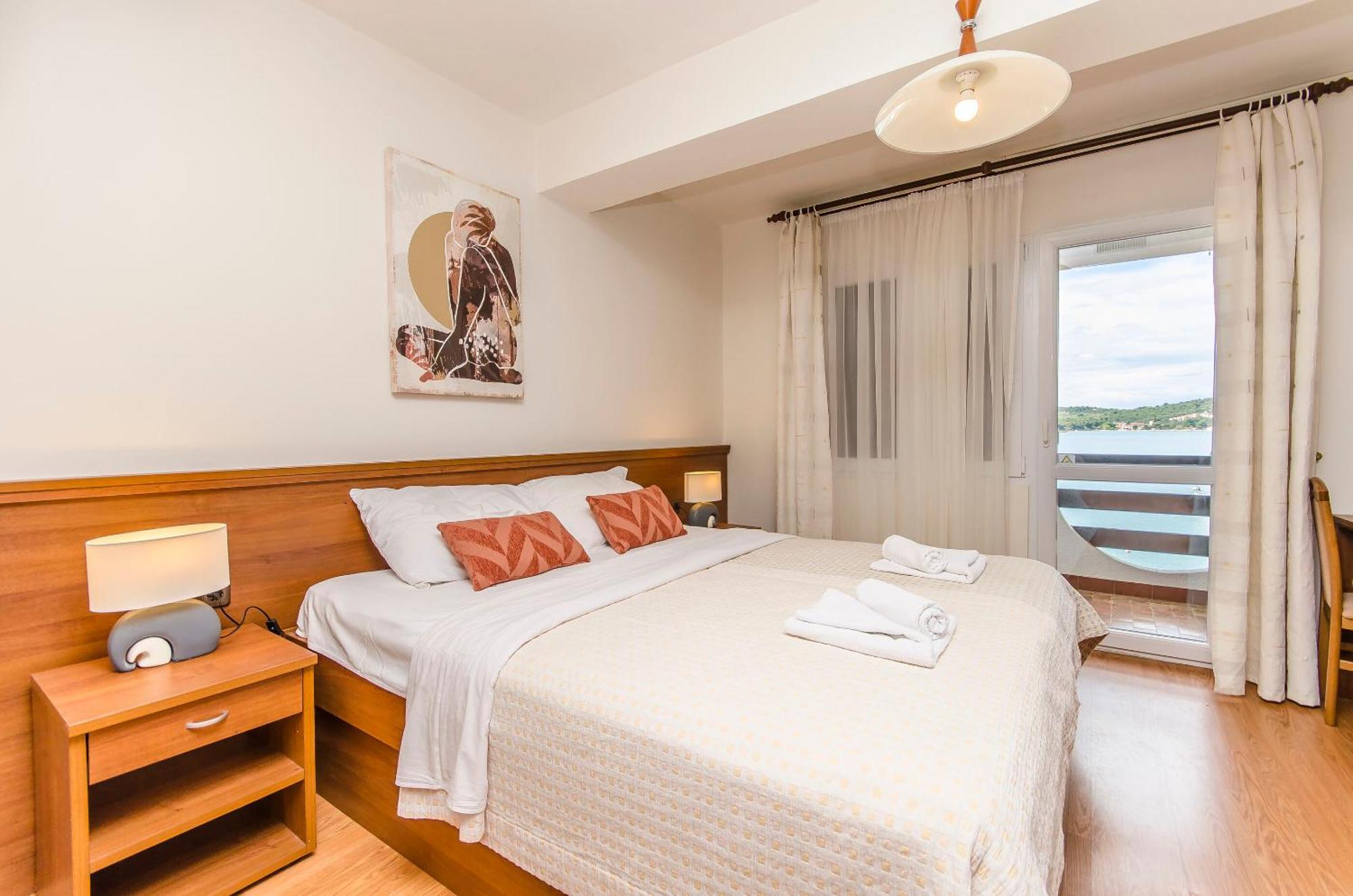 House Hotel Plava Laguna ティスノ エクステリア 写真