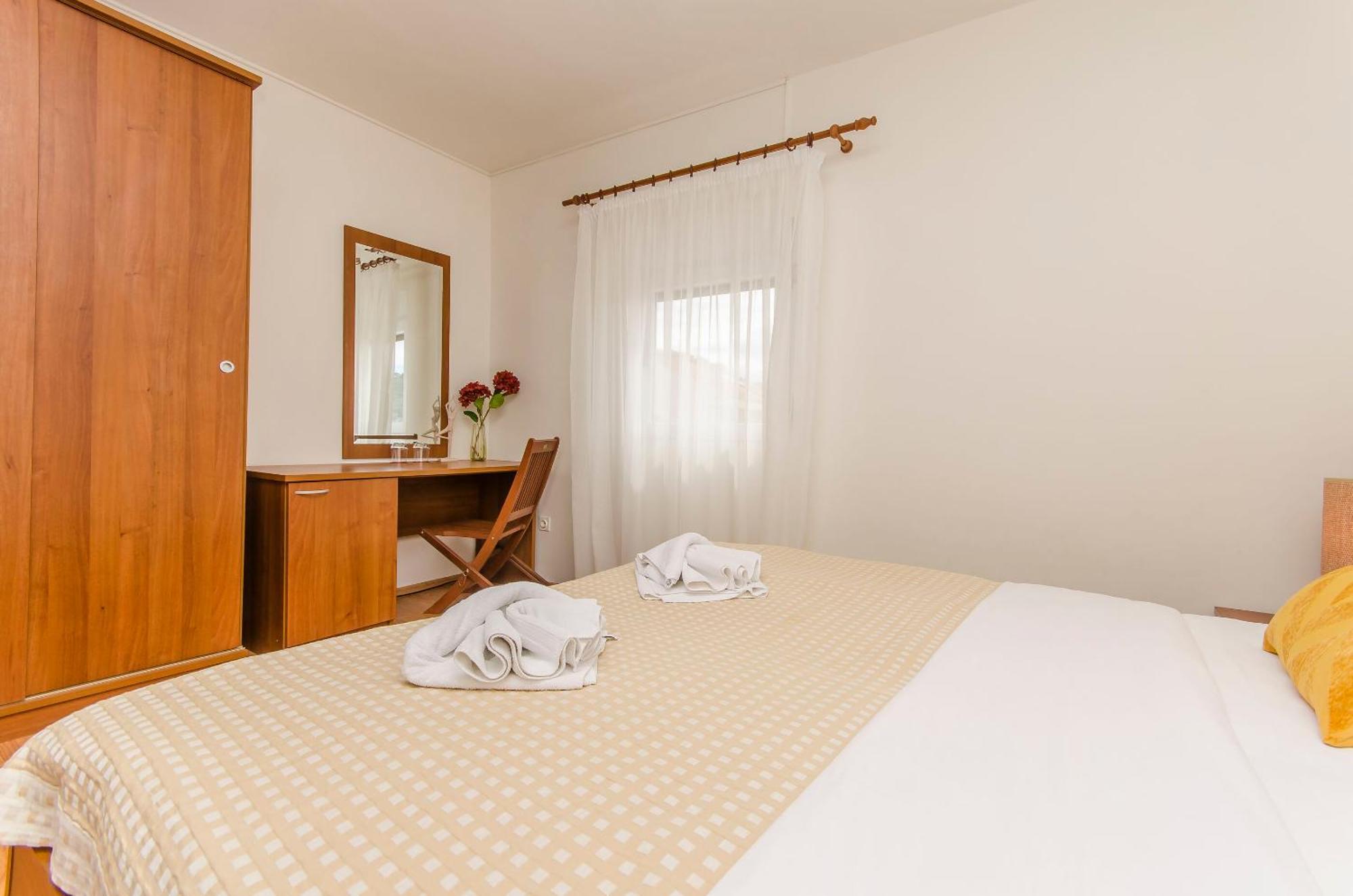 House Hotel Plava Laguna ティスノ エクステリア 写真