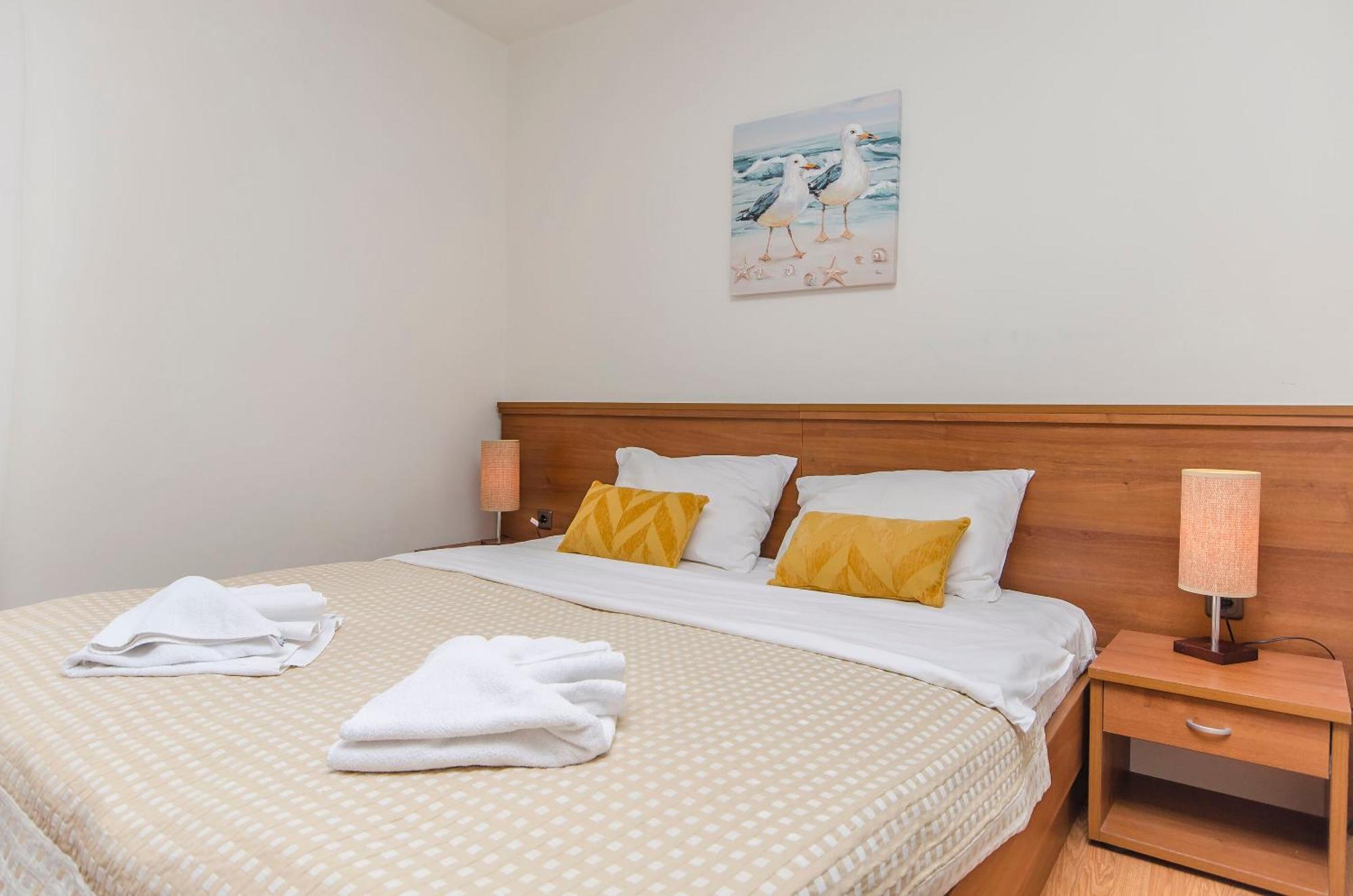 House Hotel Plava Laguna ティスノ エクステリア 写真