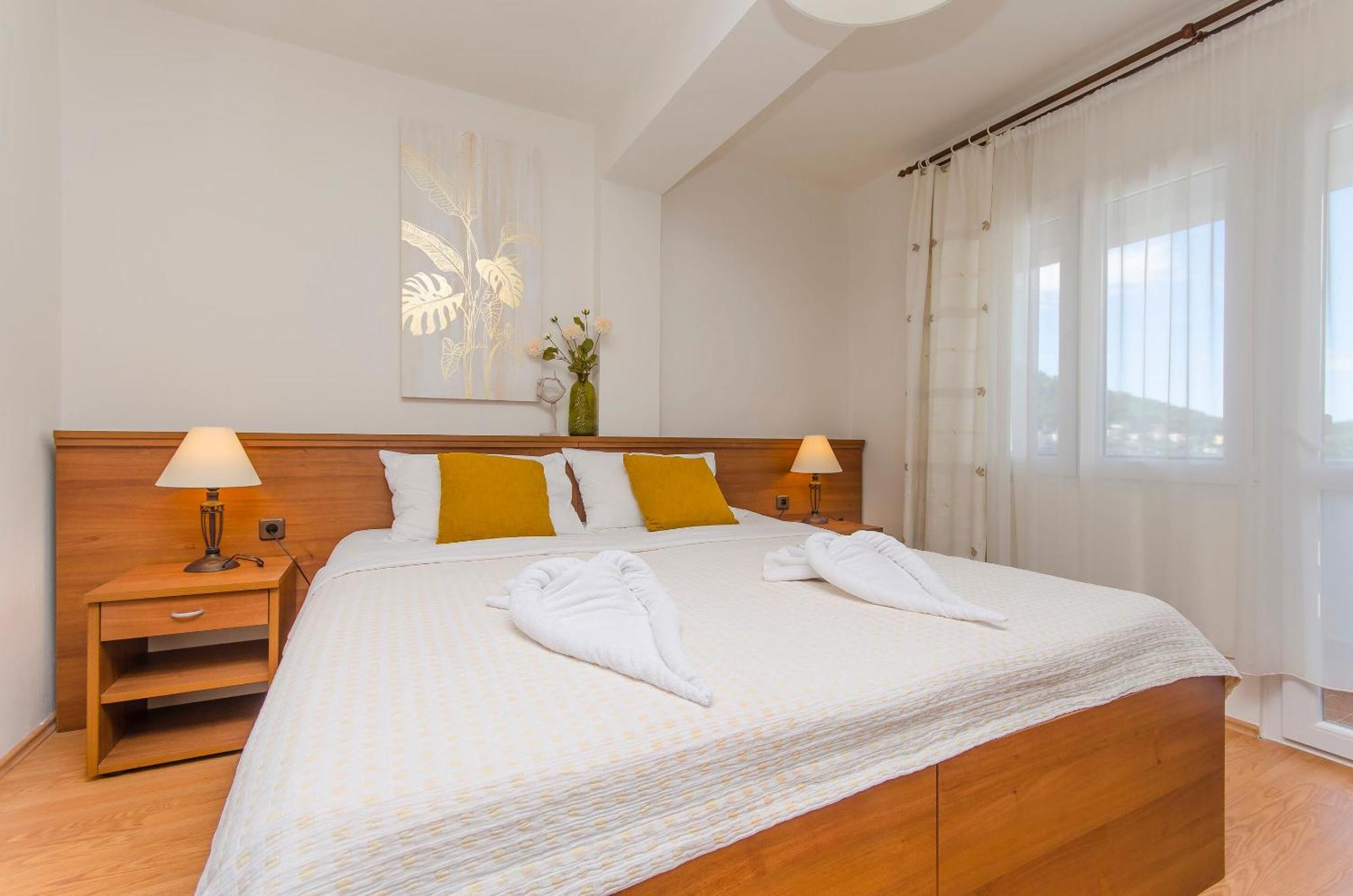 House Hotel Plava Laguna ティスノ エクステリア 写真