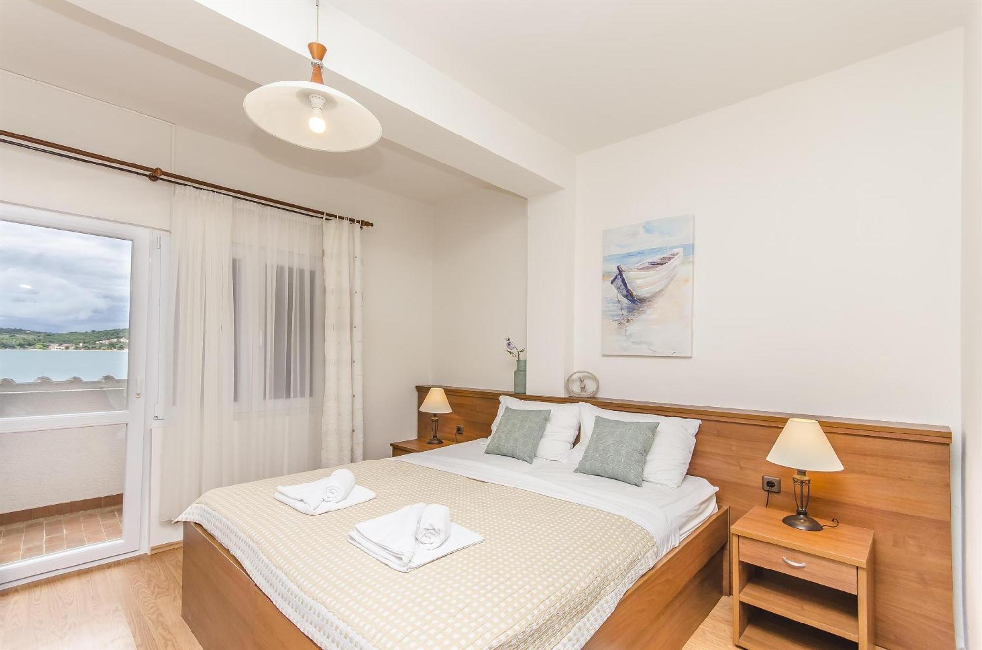 House Hotel Plava Laguna ティスノ エクステリア 写真